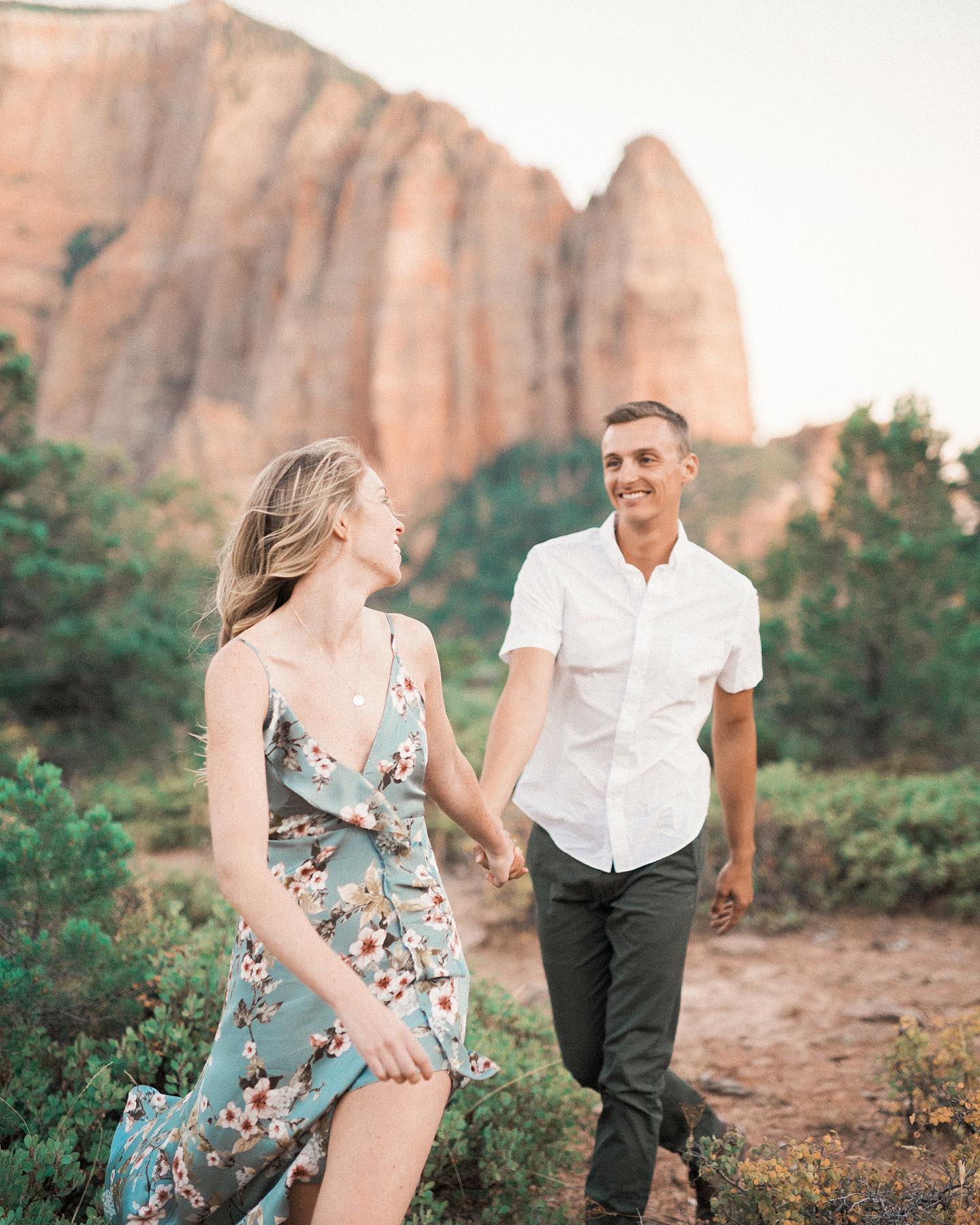 8 Outfit Ideas for Summer Engagement Photos | Junebug Weddings | Engagement  outfits summer, Engagement photo outfits, Summer engagement photos